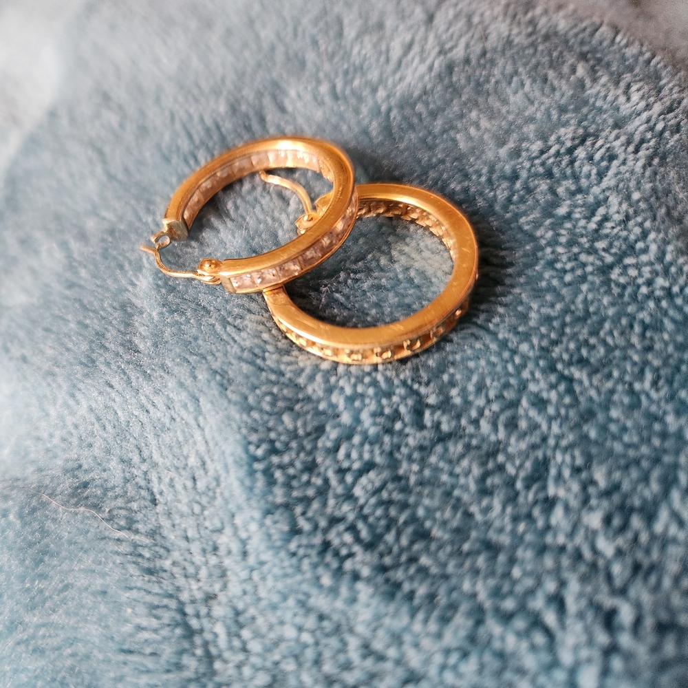 14kt Gold Hoop Earrings - Picture 9 of 10